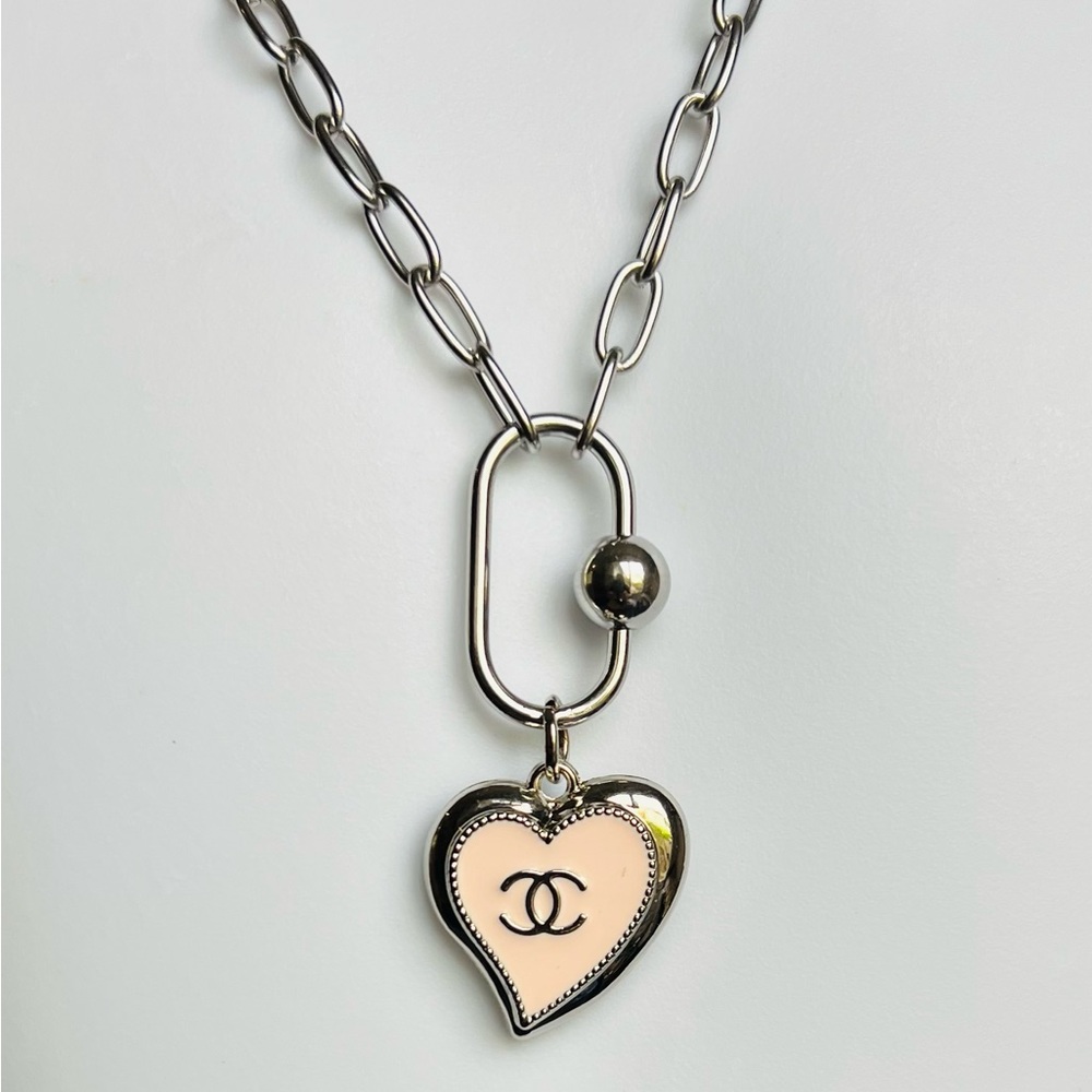Elegant Heart Pendant Necklace in Silver and Cream